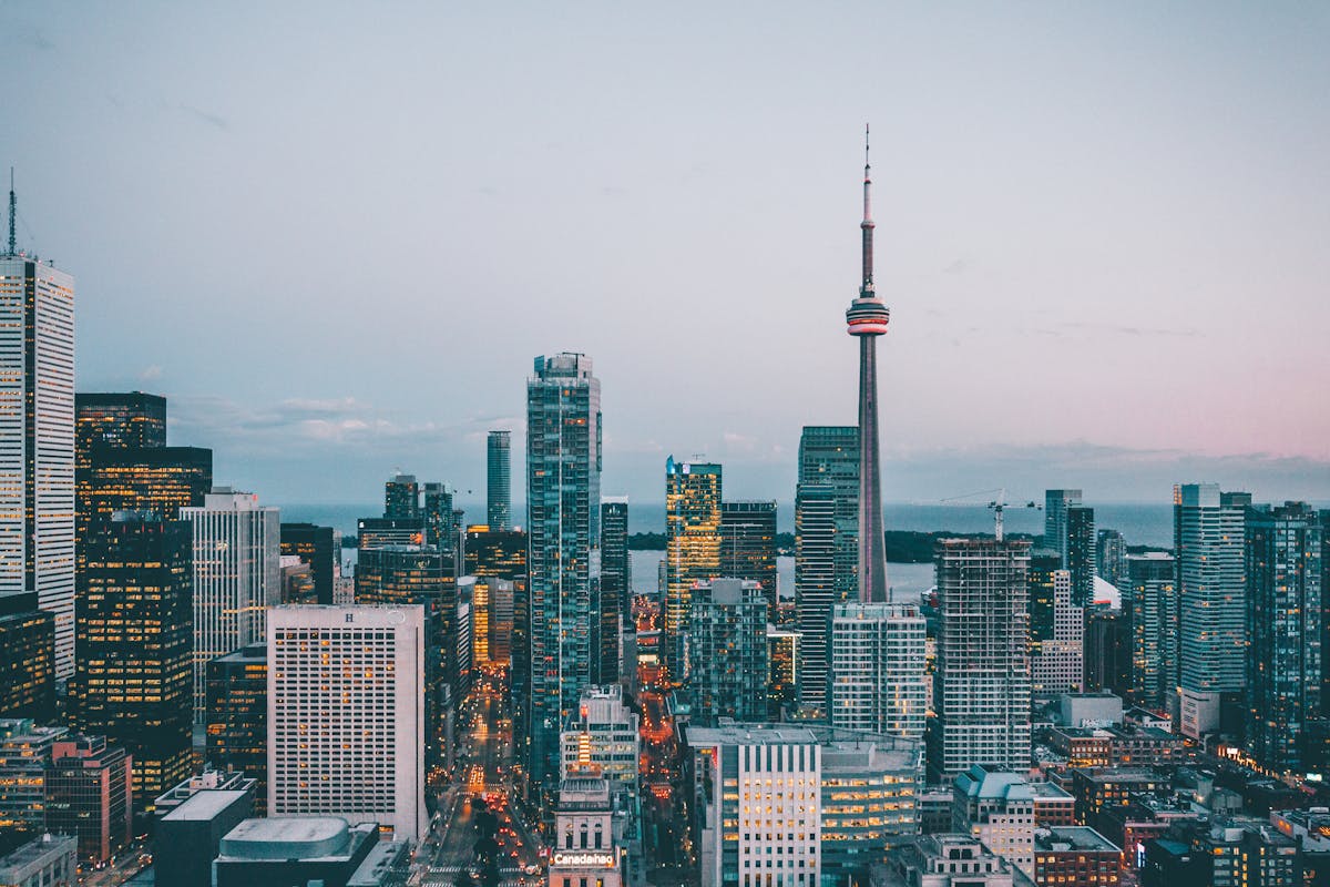 Toronto skyline with the CN Tower at dusk